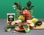 Ahmad Tea Apple Refresh czarna Jabłko 20tb - obrazek 2
